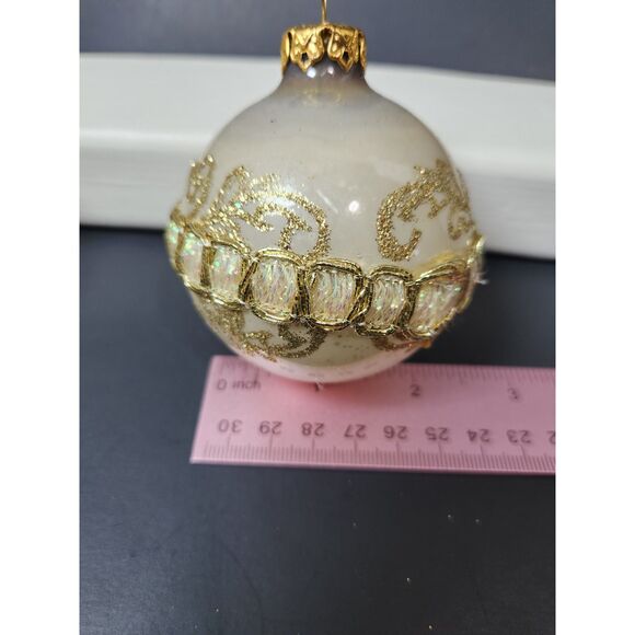 Vintage Victoria Collection Glass Christmas Tree Ball 4 Ornaments Gold USA - Picture 7 of 7